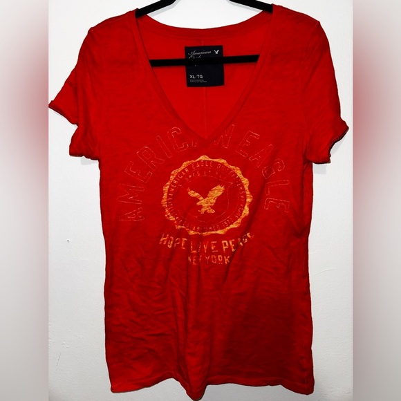 Vintage American Eagle Outfitters Red Graphic V-Neck Tee - Picture 1 of 3